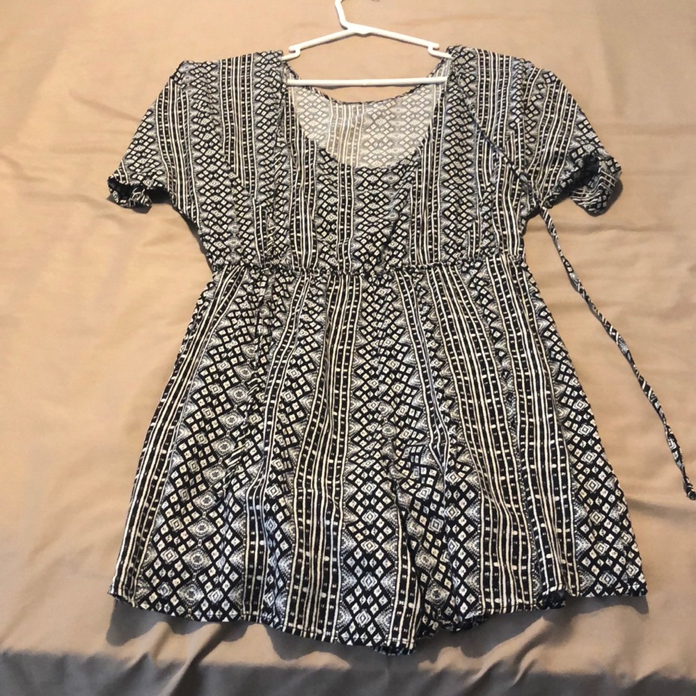 Romper - Picture 2 of 2